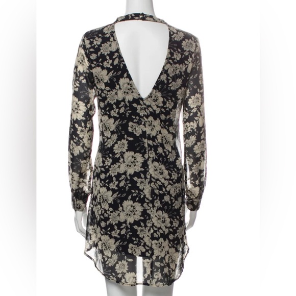 Astr Floral Shift Dress - Picture 2 of 4